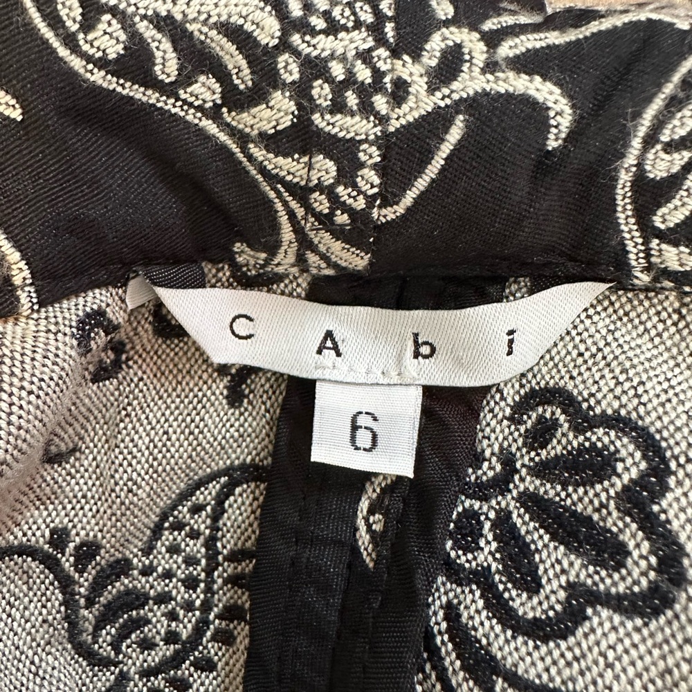 CAbi Black and Metallic White 3/4 Sleeve Floral Print Blazer Size 6 - Picture 2 of 6